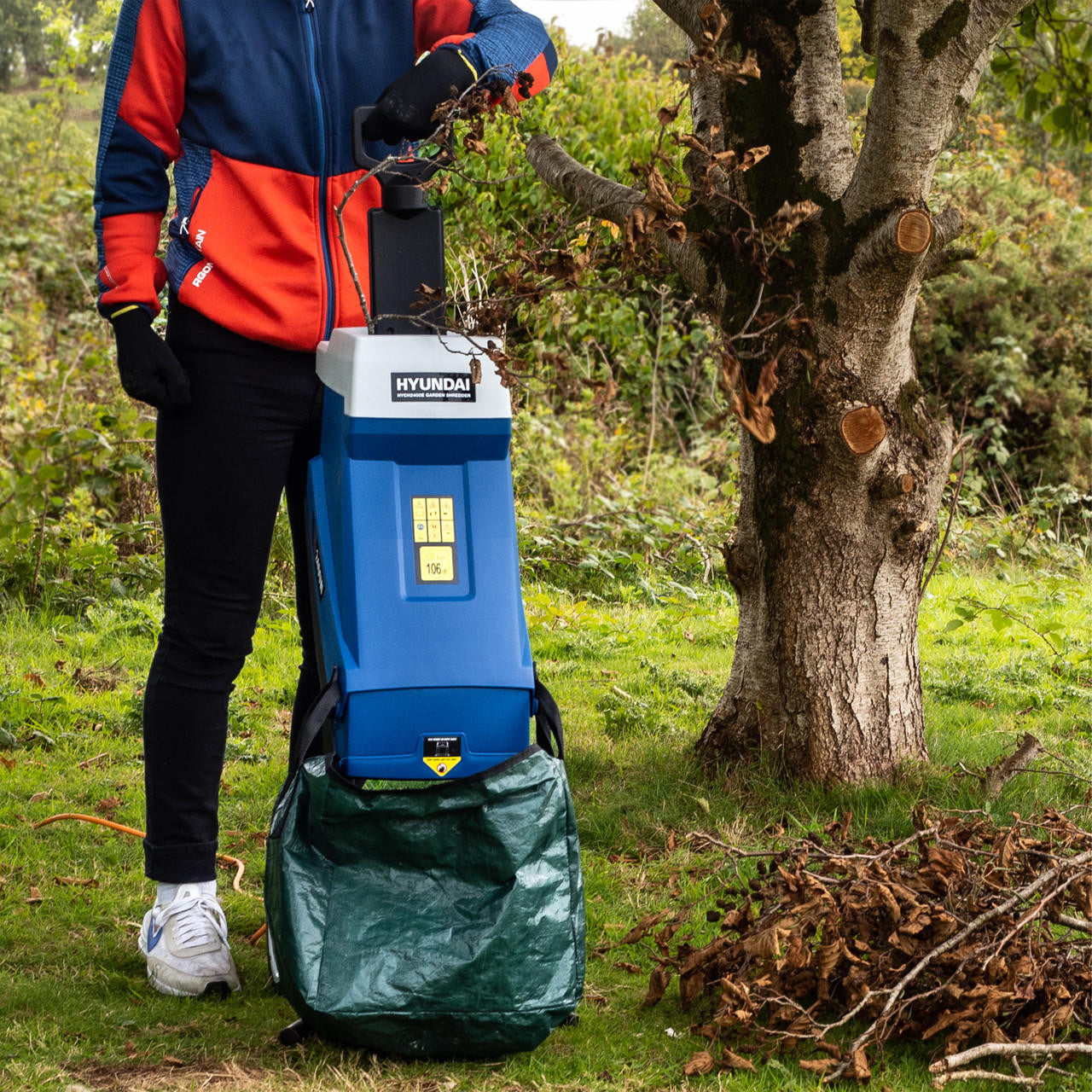 Hyundai 2400w Electric Garden Shredder 2.4kW 230v 45L Collector | HYCH2400E