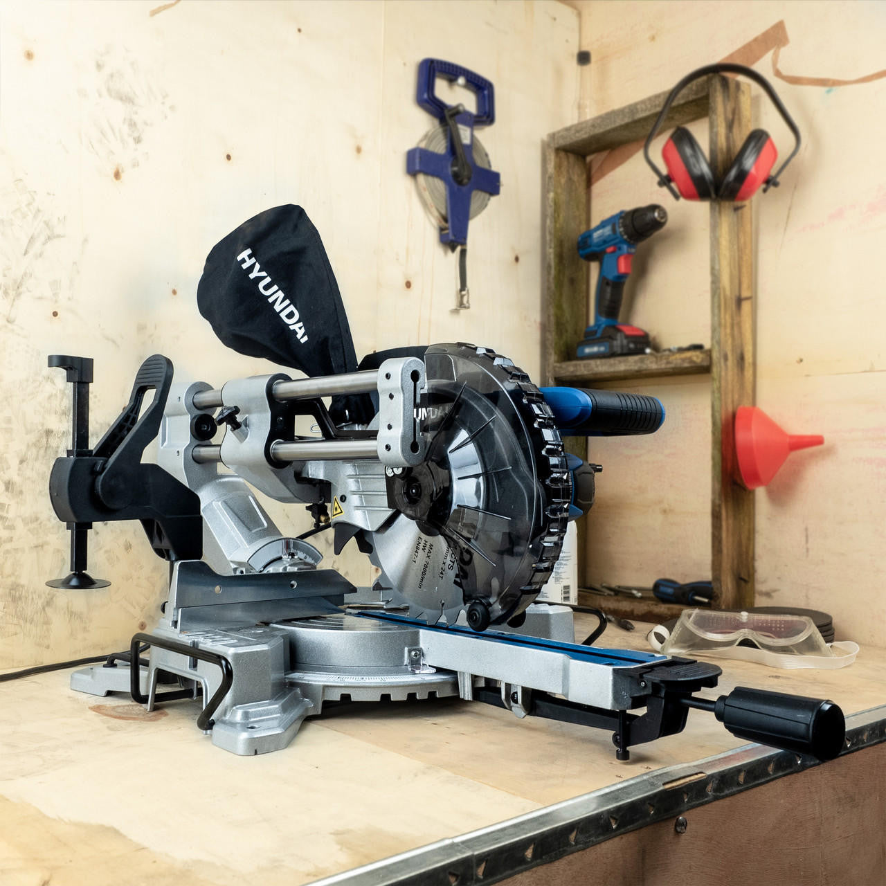 The HYMS1500E Hyundai Mitre Saw is an essential tool for workshops.