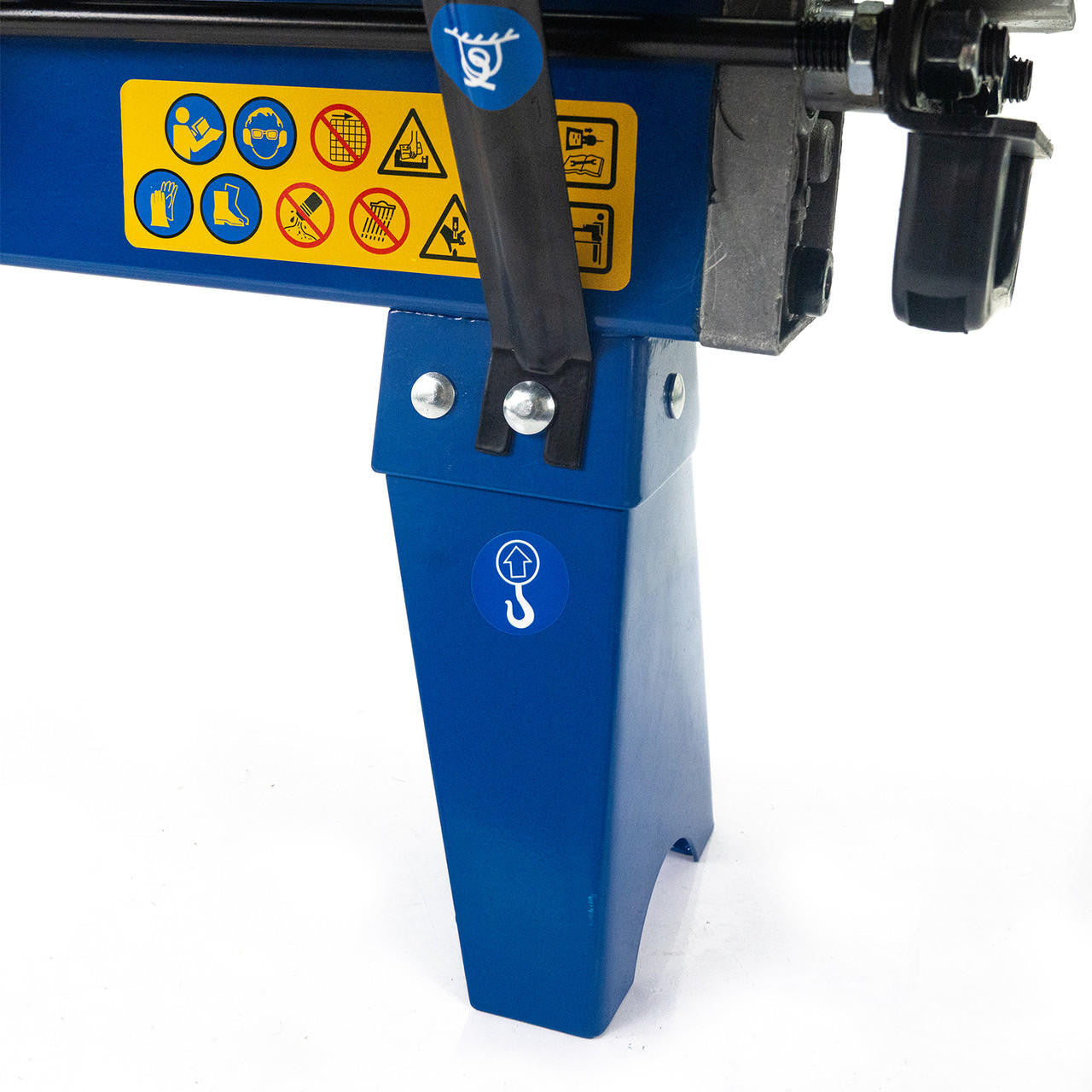 Robust Steel Structure and Durable Support Leg: Built to cope with the demands of splitting large volumes of wood in a short space of time.