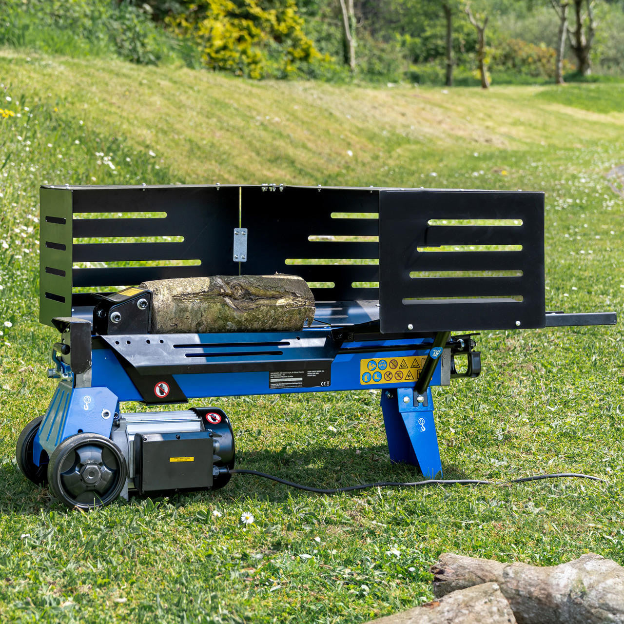 Using the Hyundai HYLS7000HE Log Splitter