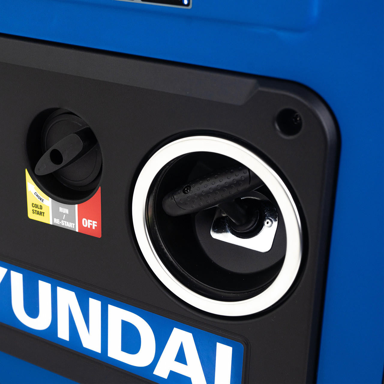 Hyundai 2200W / 2.2kW Petrol Inverter Generator, Electric Start, Pure Sine Wave Output, Lightweight, Quiet Running | HY2250SEi