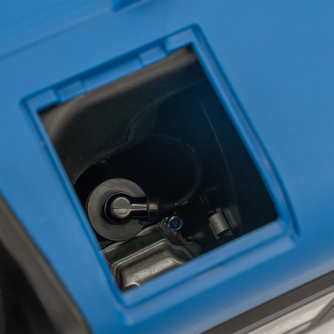 Hyundai 2200W / 2.2kW Petrol Inverter Generator, Electric Start, Pure Sine Wave Output, Lightweight, Quiet Running | HY2250SEi