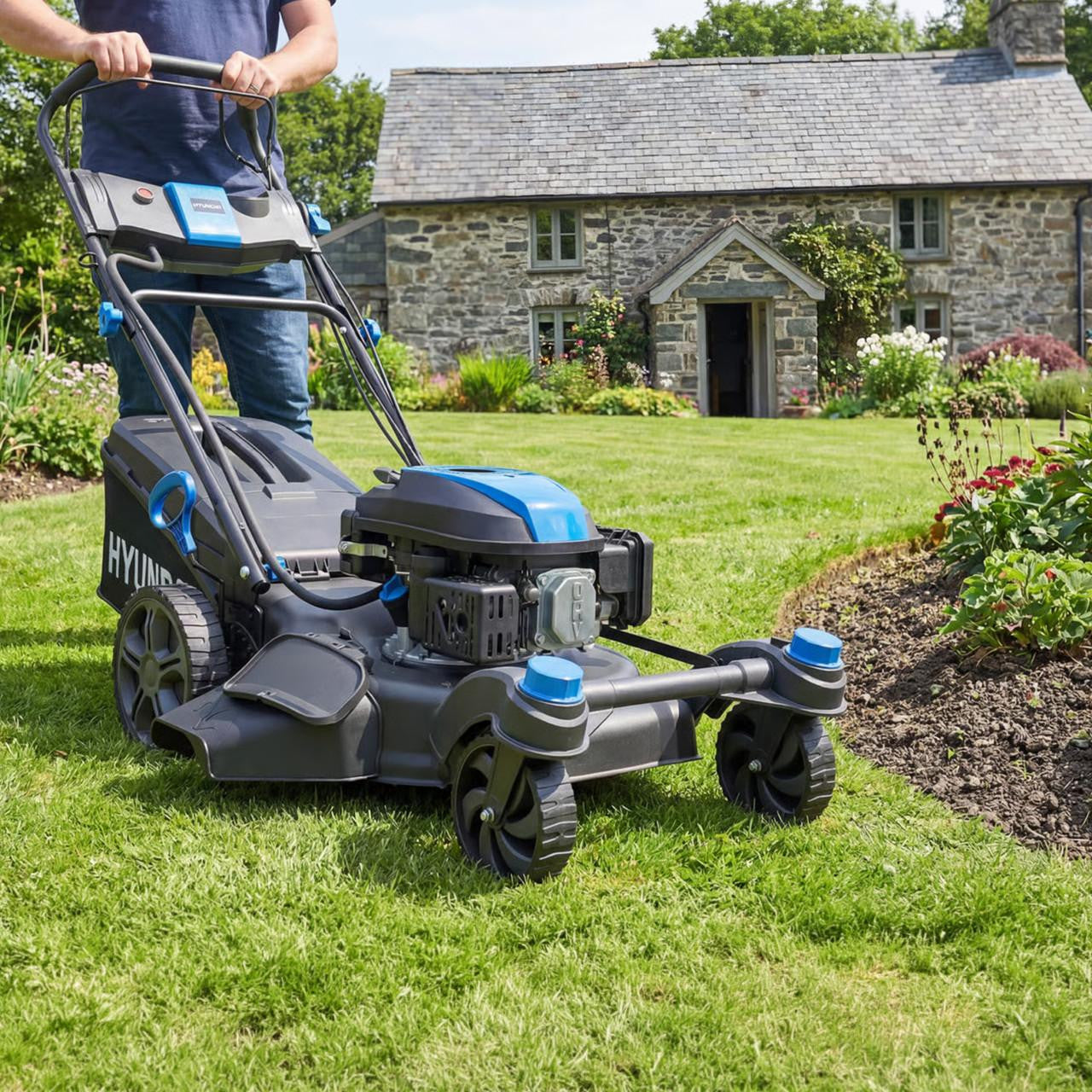 Hyundai 20" / 51cm Zero Turn Self-Propelled Petrol Lawnmower, Electric Start, 196cc | HYM20200SPEZX