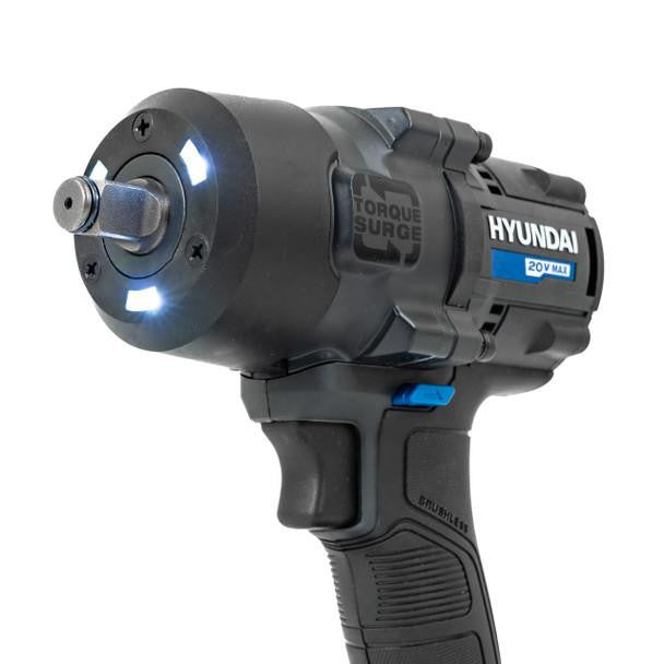 Precision Control: Three speed settings with Auto Mode help prevent thread damage.