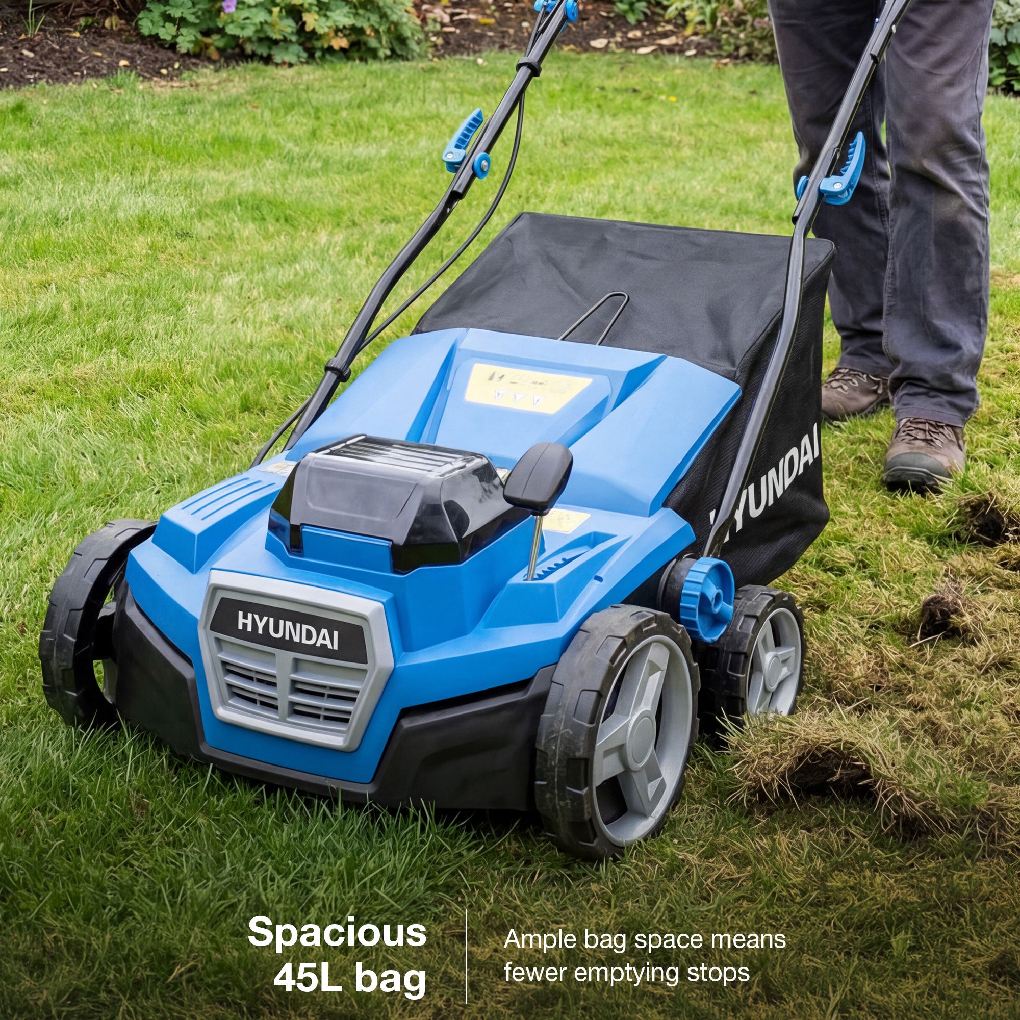Hyundai 38cm / 15" 2-in-1 Cordless Scarifier & Aerator, 40V (2x20V) Brushless, 45L Collection Bag | HY40CSC38